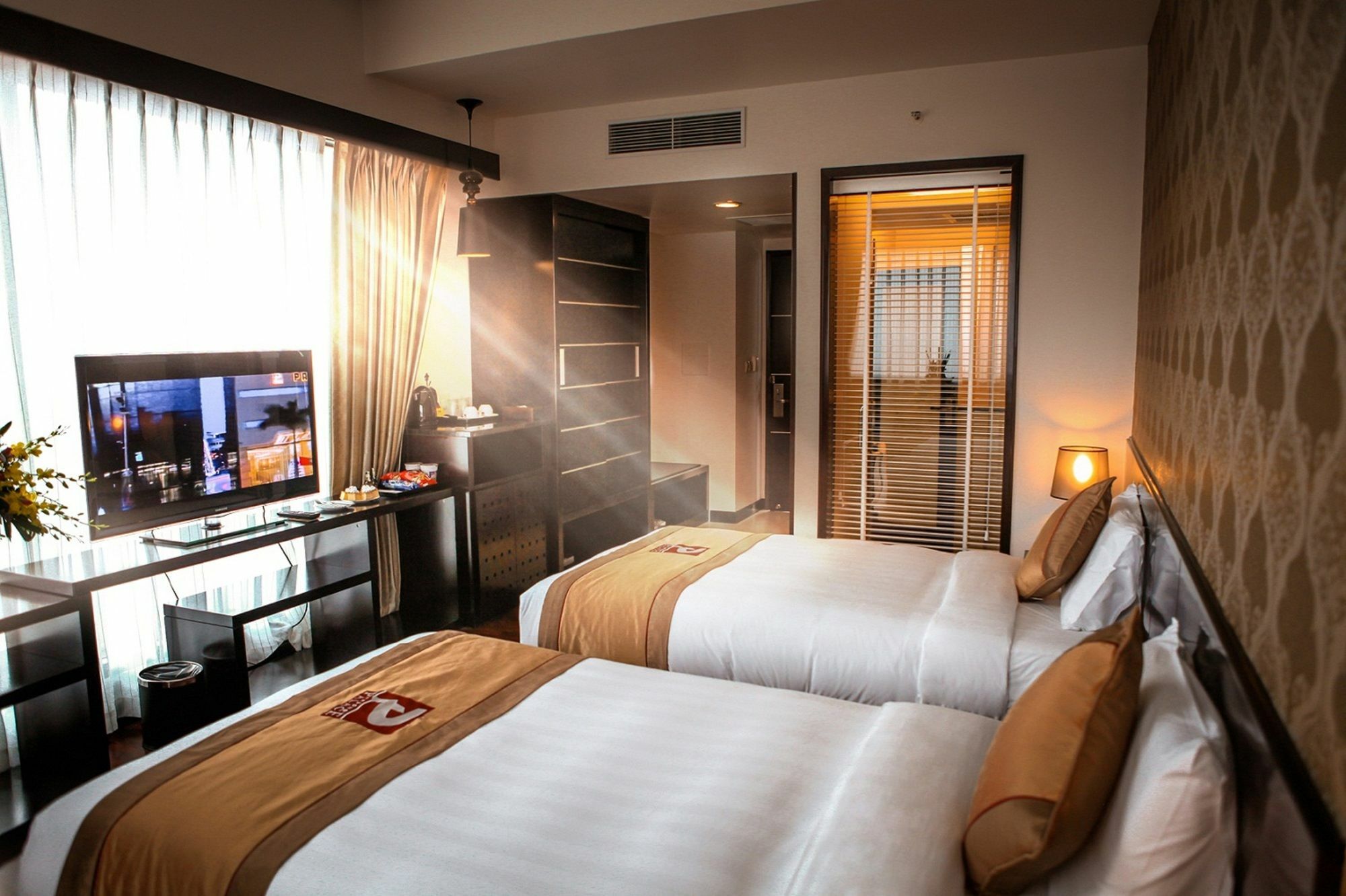 Halong Palace Hotel Ha Long Dış mekan fotoğraf